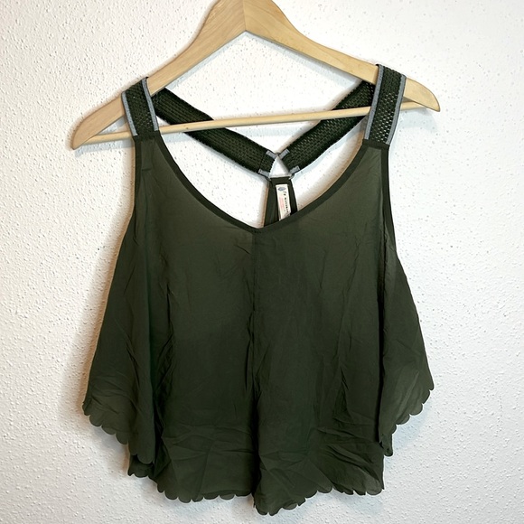FP Movement by Free People Tops - FP Movement by Free People Green Scalloped Flowy Sports/Yoga Top Size Large